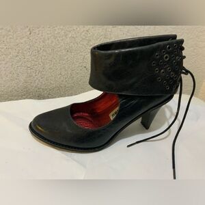 Tsubo heels women’s 37 leather almond toe lace up ankle Cuff